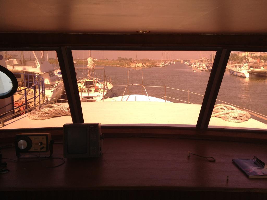 Yacht Bateau Moteur Benetti 19M Hotel Sète Kültér fotó