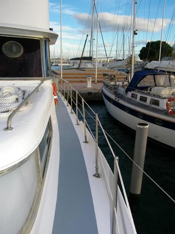 Yacht Bateau Moteur Benetti 19M Hotel Sète Kültér fotó